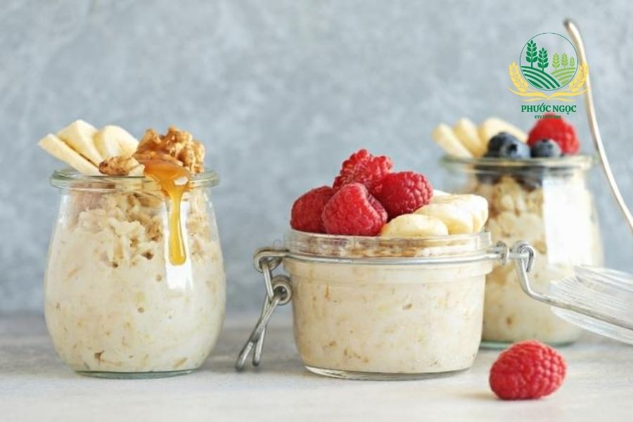 Bữa sáng nhanh gọn với yến mạch ngâm qua đêm (overnight oats):